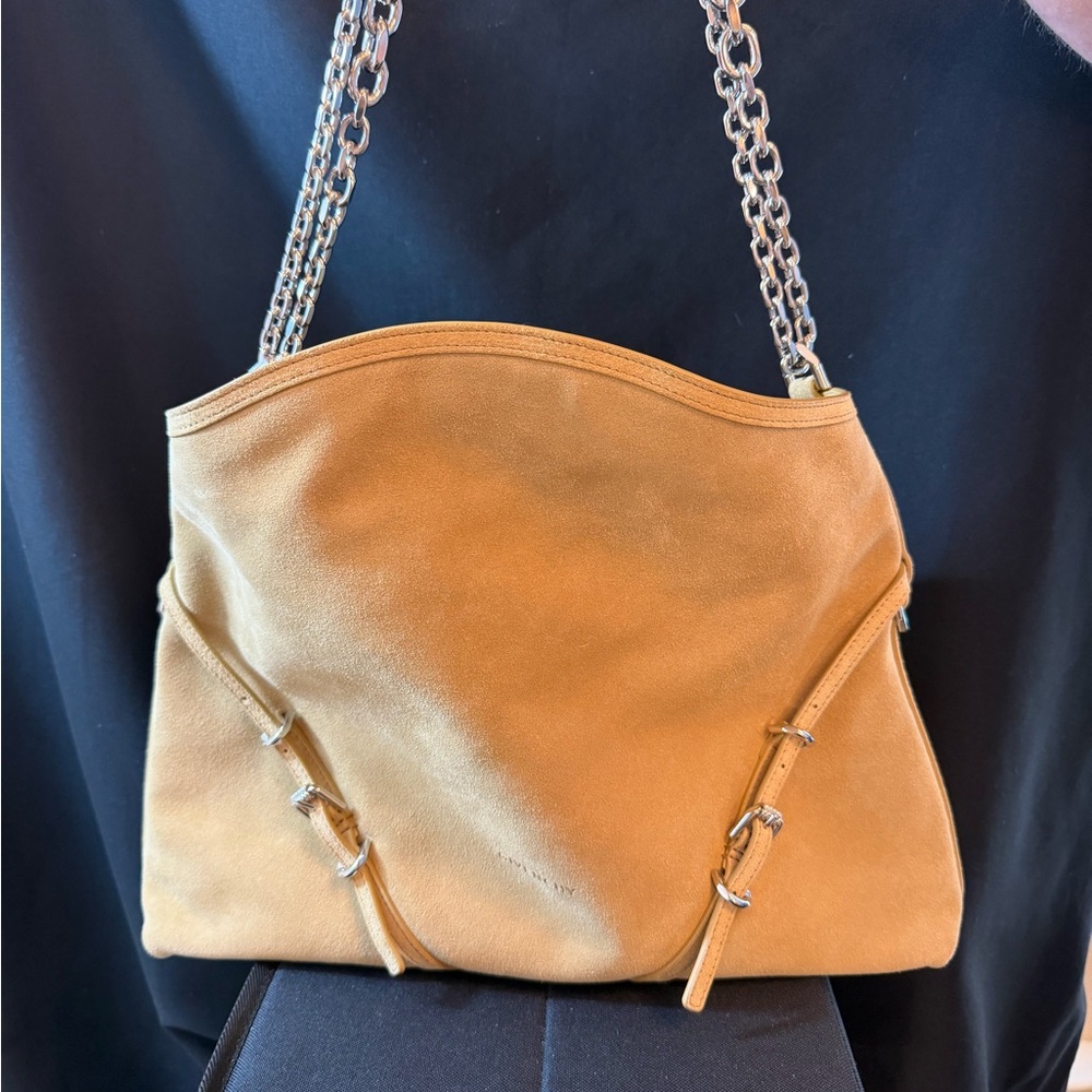 Givenchy medium Voyou chain shoulder bag in tan calf. Brand new never used.